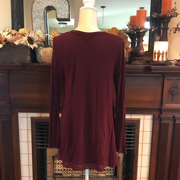 ⭐️ Burgundy Shirt - Picture 2 of 2